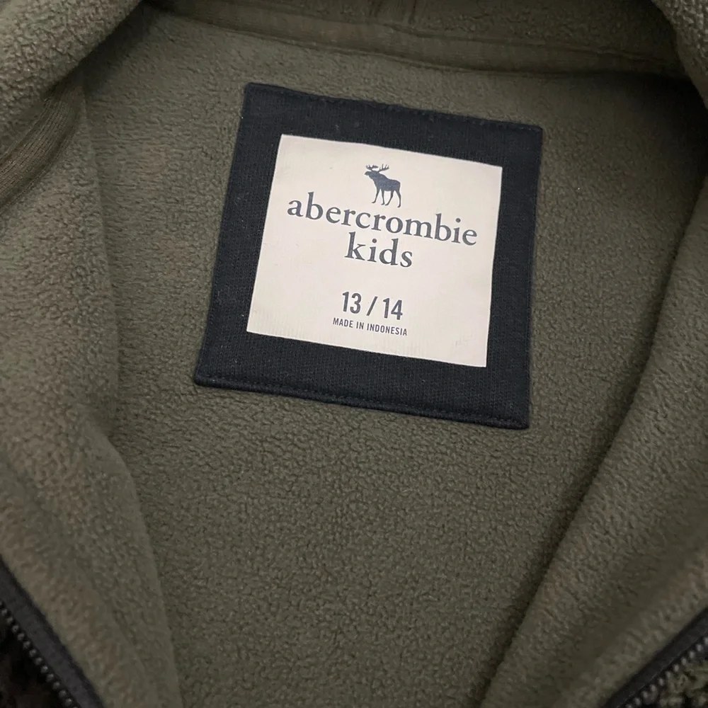 Abercrombie Kids Boys Cozy Camouflage  Fleece Zip Front Hooded Jacket